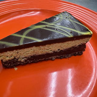 Dubai pistachio chocolate torte